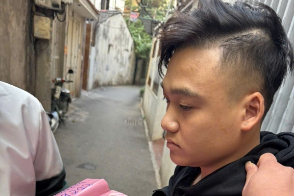 Triet pha duong day ma tuy nguy trang duoi dang thuoc la dien tu hinh anh