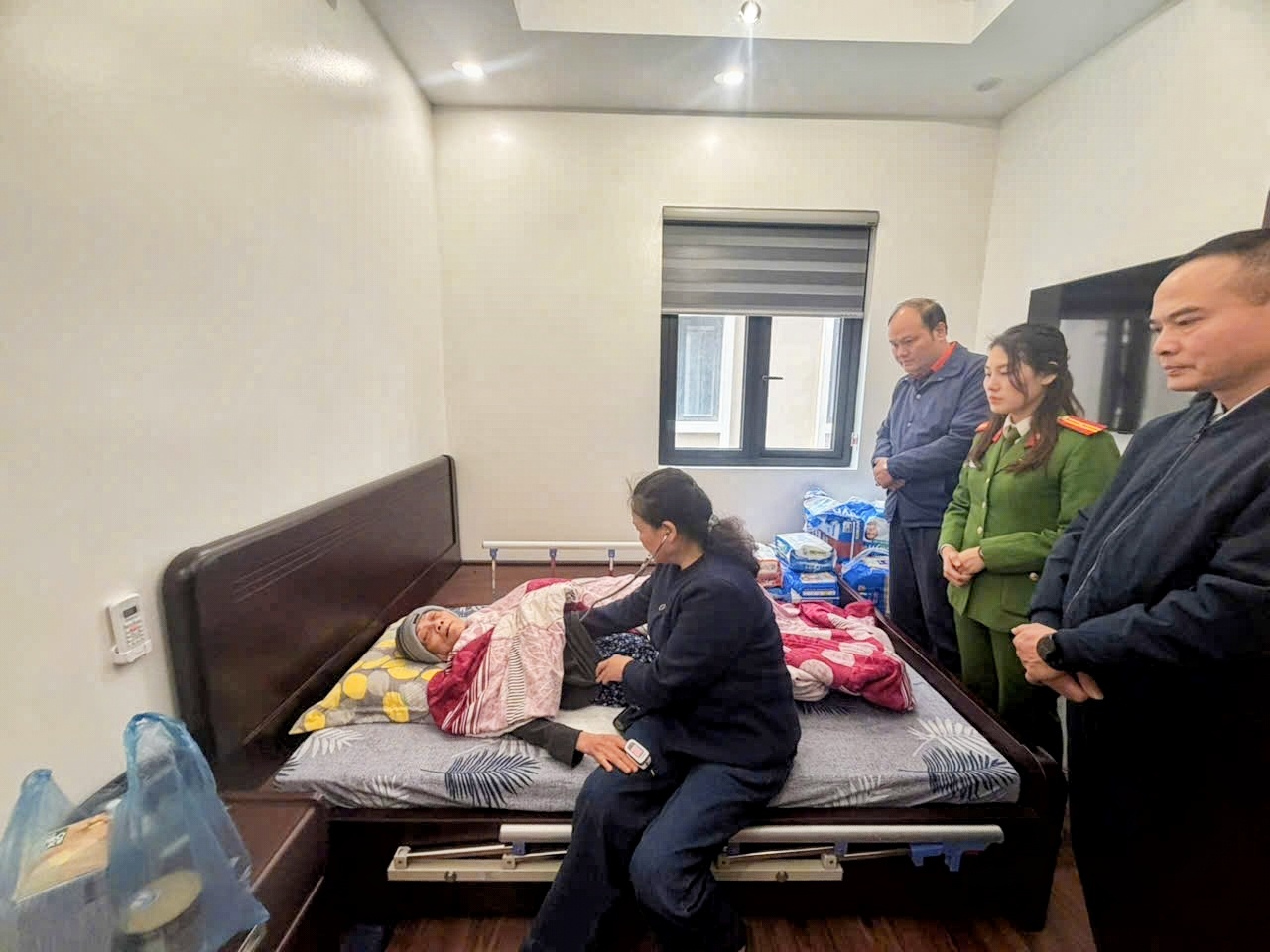 Nguoi Giup viec bao hanh anh 1