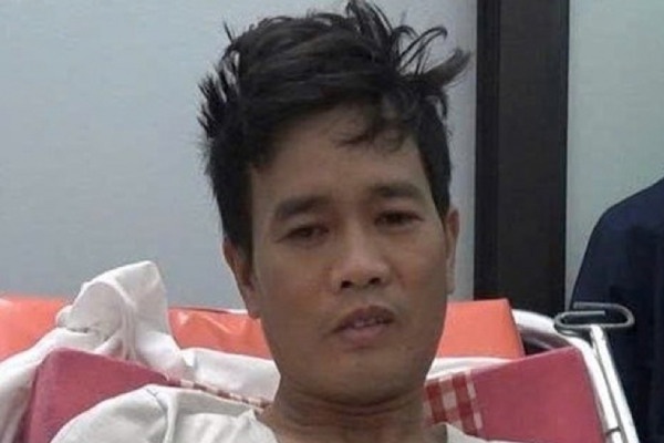 Ky la vu chong sat hai vo nhung khong the chay thoat vi ran doc hinh anh