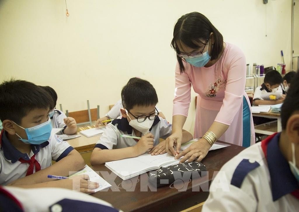 Vi sao hang nghin giao vien chua nhan duoc luong thang 1? hinh anh