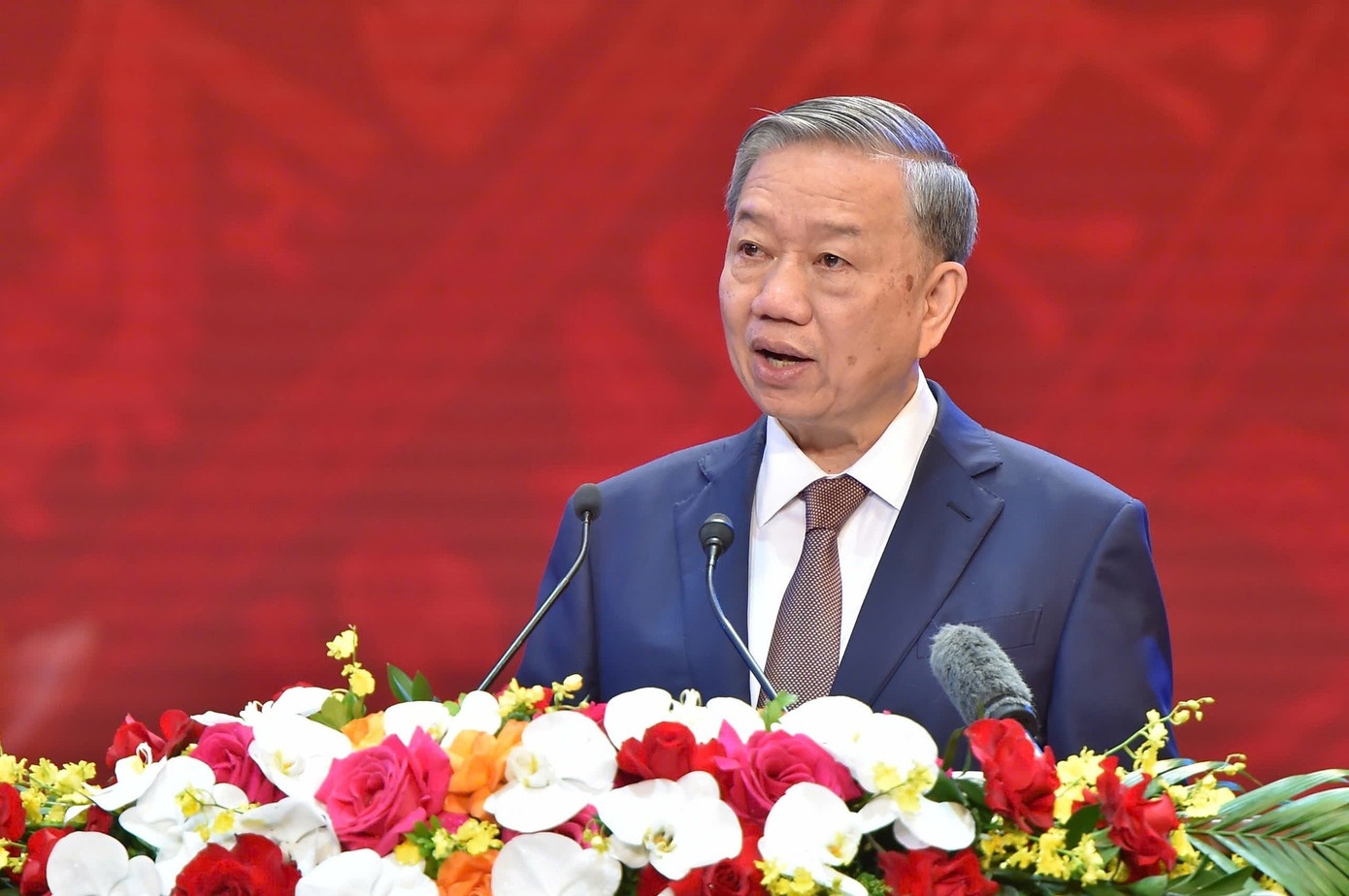 Phan cong 10 Uy vien Bo Chinh tri tham gia Ban Bi thu khoa XIV hinh anh