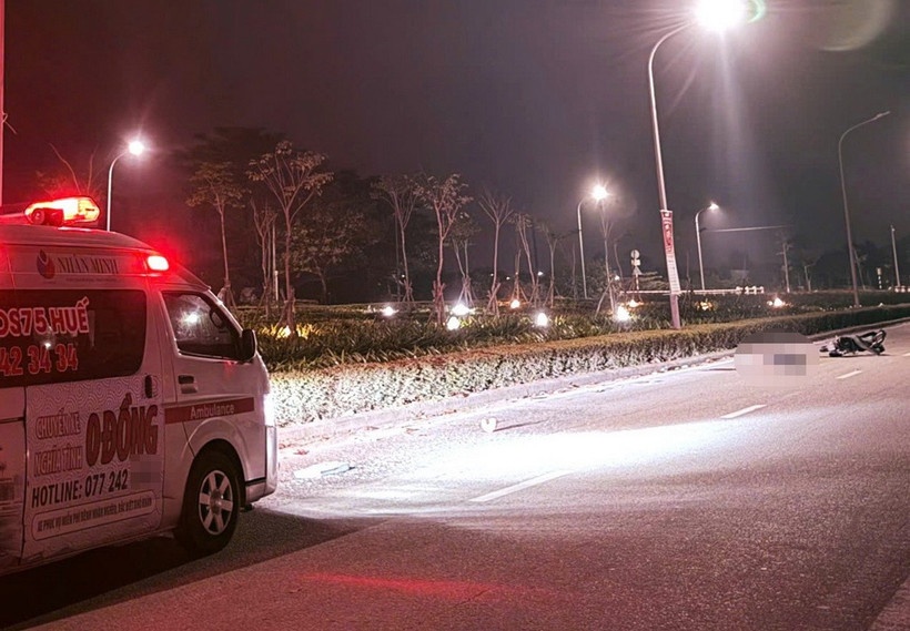 Tai nan giao thong lam 2 nguoi tu vong o Hue hinh anh