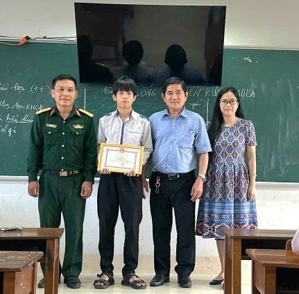 may bay quan su anh 3