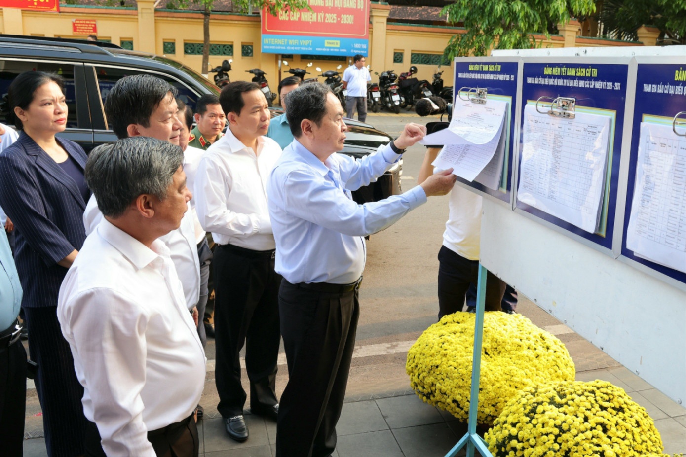 Chu tich Quoc hoi anh 2