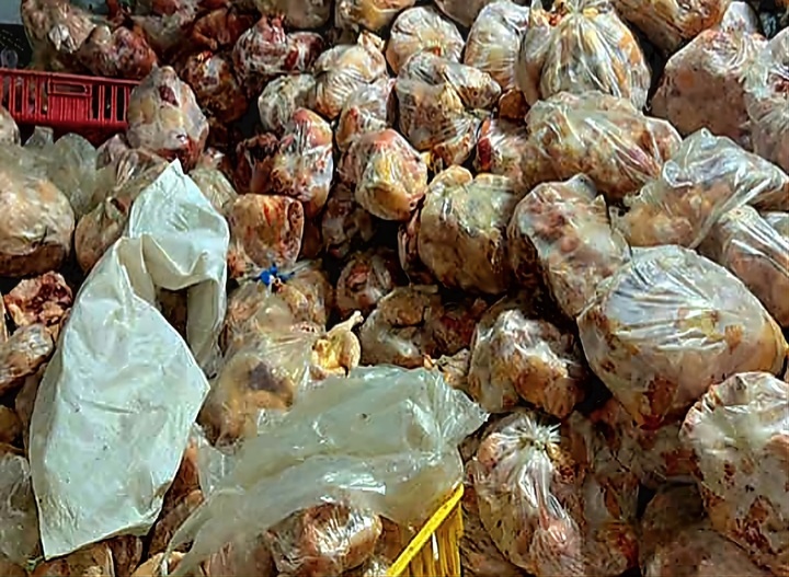 Phat hien,  10 tan thit ga,  Khong nguon goc,  Xuat xu anh 1