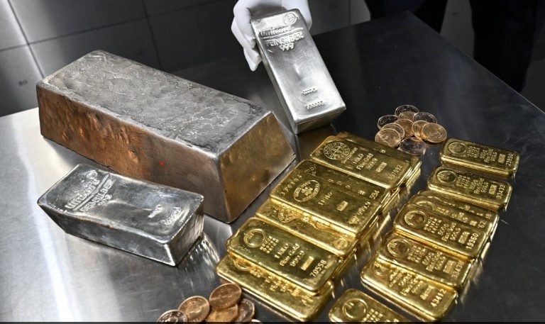 Trung Quoc ra tay ha nhiet con sot vang va bac hinh anh