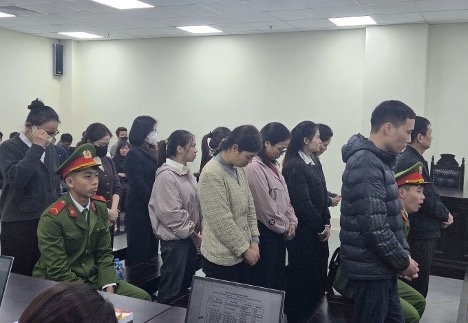 Vang Hoan Hue,  Chu Vang Hoan Hue,  NV Vang Hoan Hue,  Dich vu Thang Long,  Cong ty Thang Long,  Doanh nghiep Thang Long,  Giam doc Thang Long anh 2