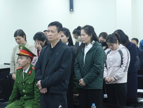 Vang Hoan Hue,  Chu Vang Hoan Hue,  NV Vang Hoan Hue,  Dich vu Thang Long,  Cong ty Thang Long,  Doanh nghiep Thang Long,  Giam doc Thang Long anh 3