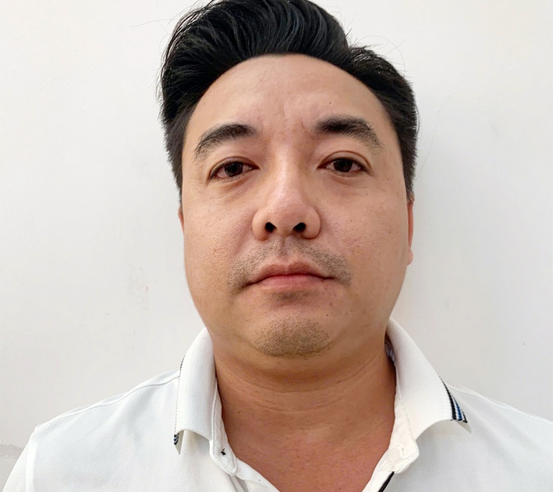 Ngo Minh Sang,  Giam doc Ngan hang anh 1