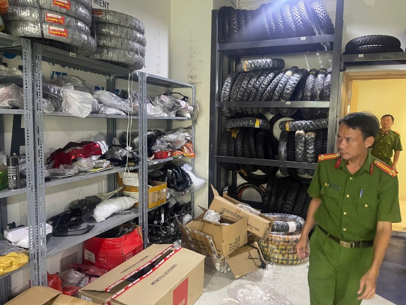 Doanh nghiep Tigit Motorbikes,  Chu Tigit Motorbikes,  Cua hang Tigit Motorbikes anh 3