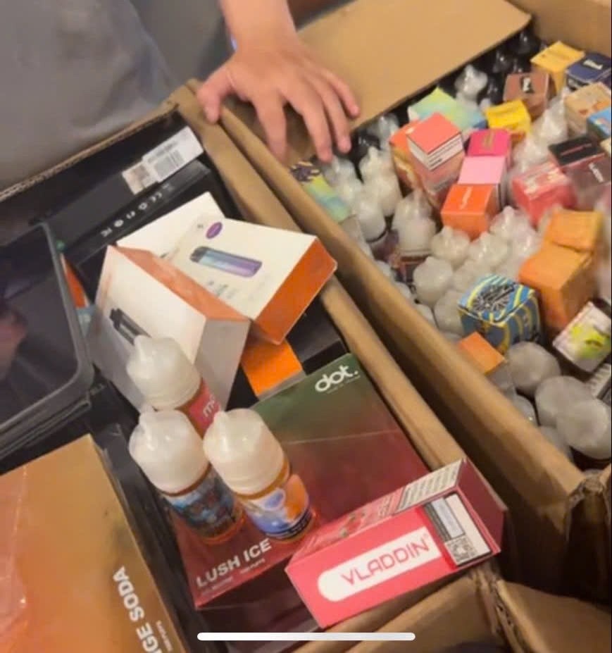 Triet pha duong day,  Thuoc la dien tu anh 2