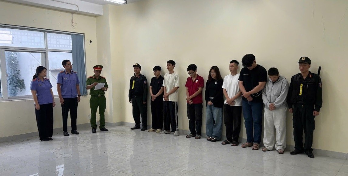 Triet pha duong day,  Thuoc la dien tu anh 1