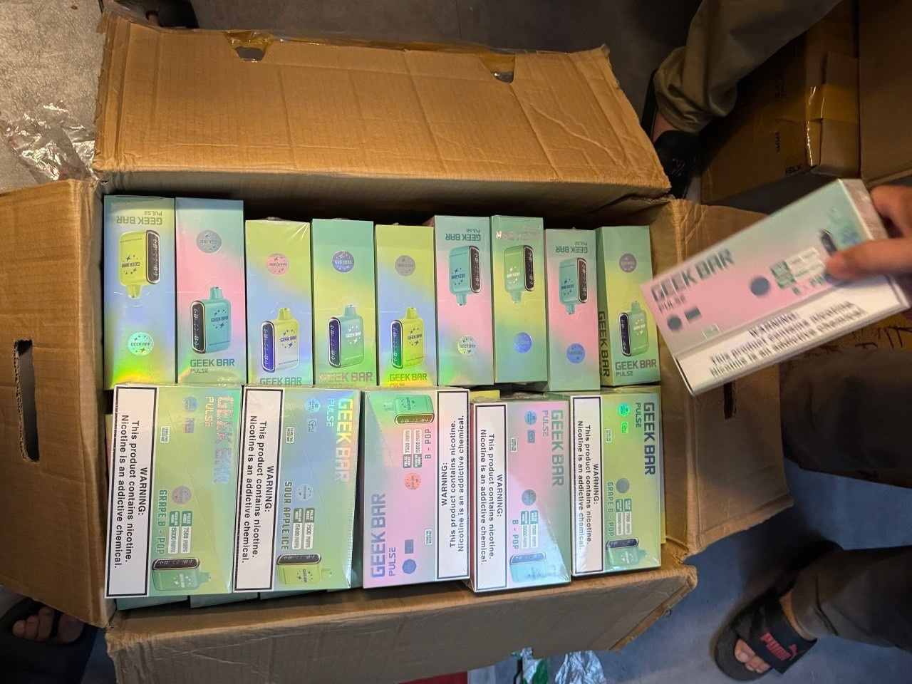 Triet pha duong day,  Thuoc la dien tu anh 4