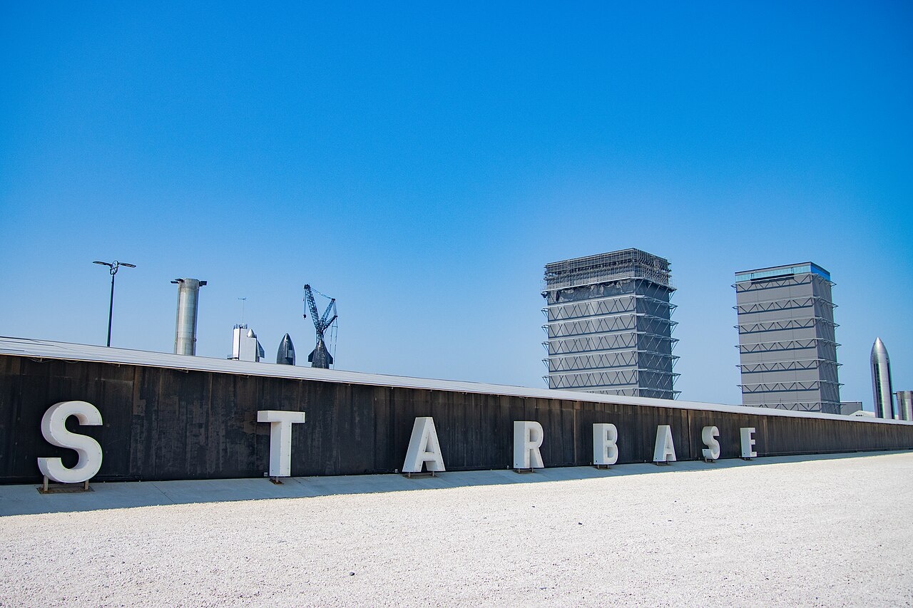 Thanh pho do SpaceX xay dung muon lap doi canh sat rieng hinh anh