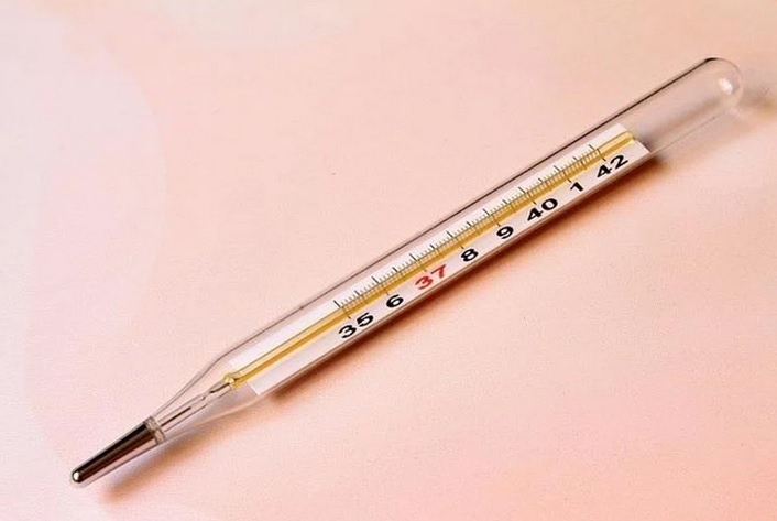 Nguoi Trung Quoc do xo di mua nhiet ke thuy ngan hinh anh