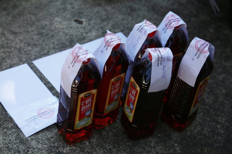 nuoc mam,  bot nem,  bot ngot gia,  Nuoc giat Vi dan,  nuoc mam Nam Ngu anh 4