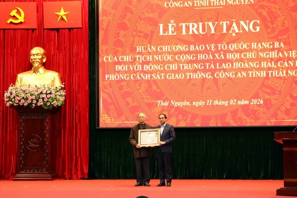 Truy tang 'Huan chuong Bao ve To quoc' cho Trung ta Lao Hoang Hai hinh anh