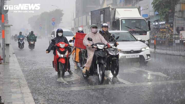 TP.HCM mua trai mua anh 1