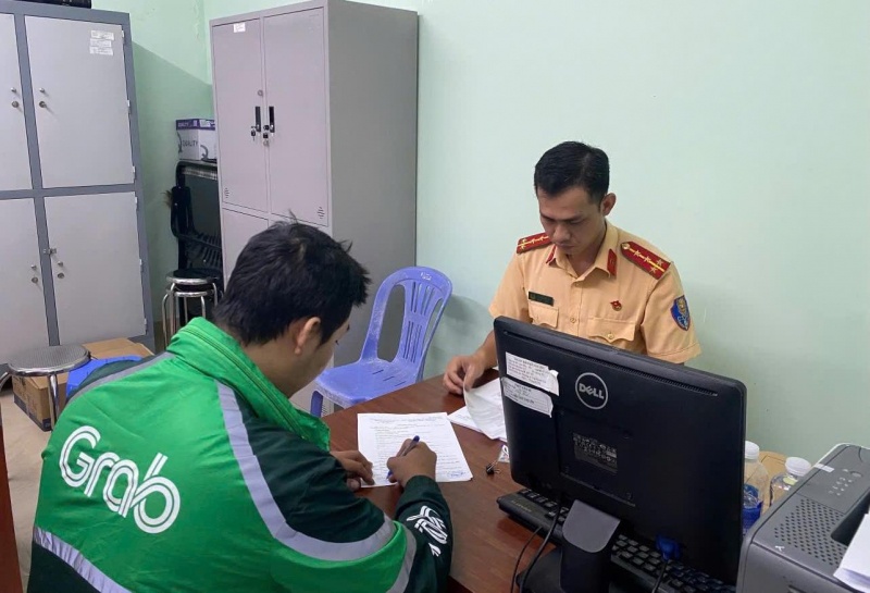 TikToker,  Anh Grab Vlog anh 1