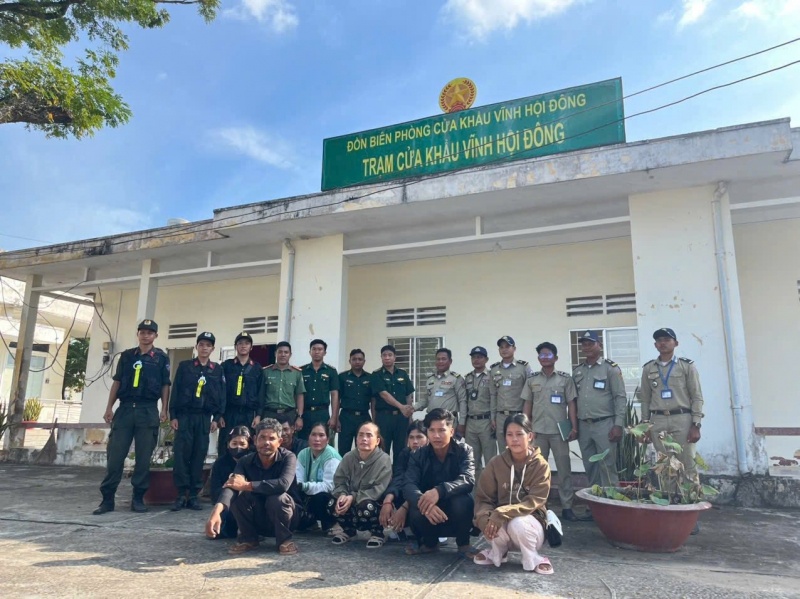 Gay an tren duong,  Di tim doi thu anh 2
