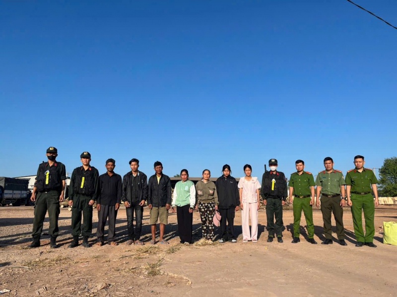 Mot cong ty bi phat 138 trieu do chua nhieu nguoi nuoc ngoai trai phep hinh anh