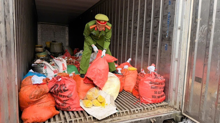 Tron chat gay ung thu vao gan 2 tan rieng xay ban ra cho o Bac Ninh hinh anh