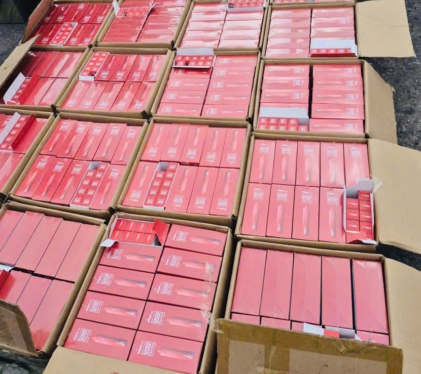 Cong ty Hop Manh,  Doanh nghiep Hop Manh,  Giam doc Hop Manh,  Thuoc la dien tu,  nhan hieu Nike,  nhan hieu Adidas anh 2