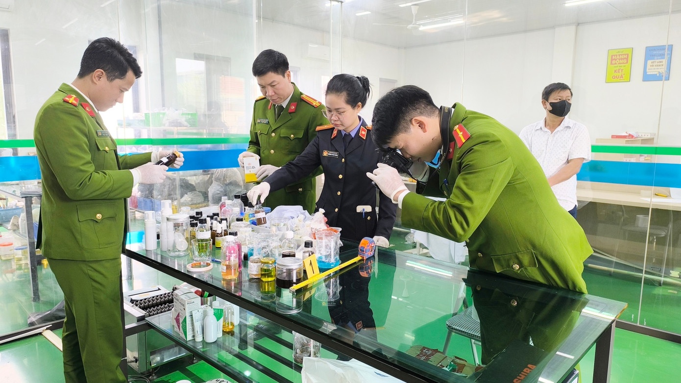 Ngua ung thu gia,  Cong ty duoc BMP,  Doanh nghiep duoc BMP,  Giam doc duoc BMP,  Nguyen Thi Hai Yen,  duoc pham B.A,  Cty duoc pham B.A anh 2