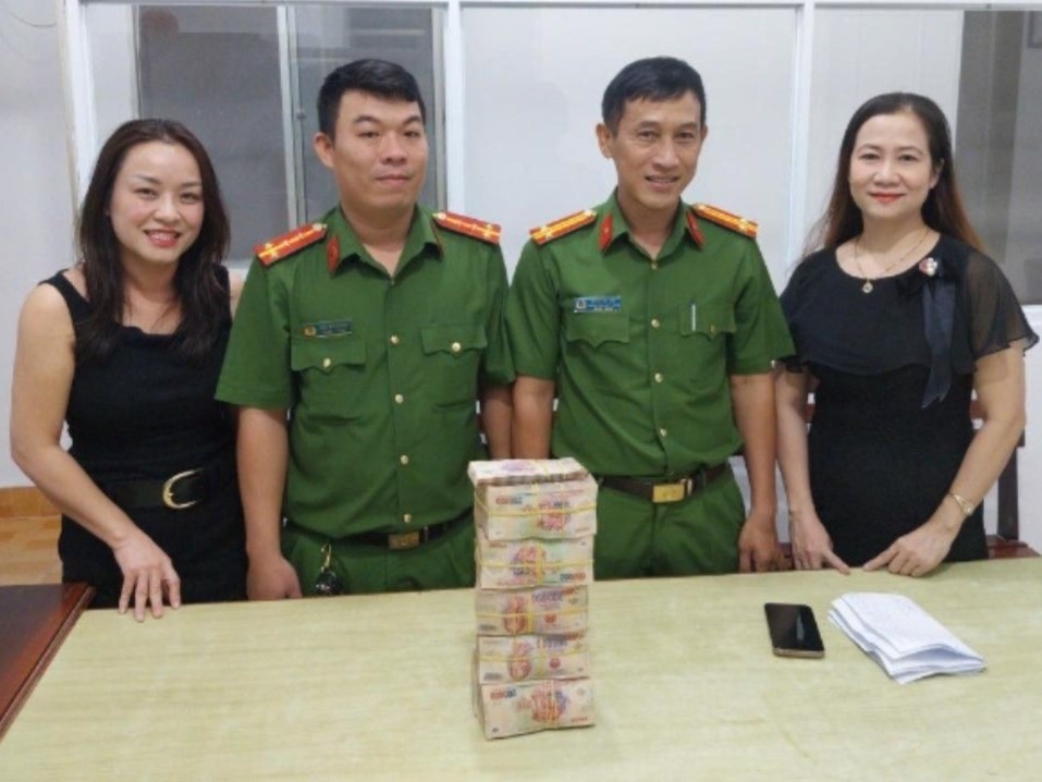 Bong dung nhan gan 1 ty dong, duoc cong an ho tro tra lai hinh anh