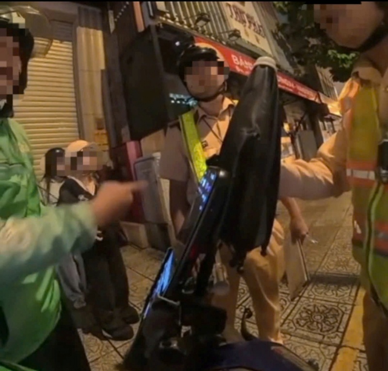 TikToker,  Anh Grab Vlog anh 2