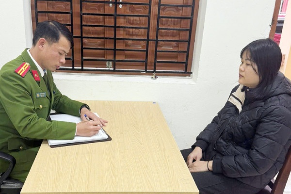 Doi tuong truy na dac biet nguy hiem ra dau thu sau 11 nam lan tron hinh anh