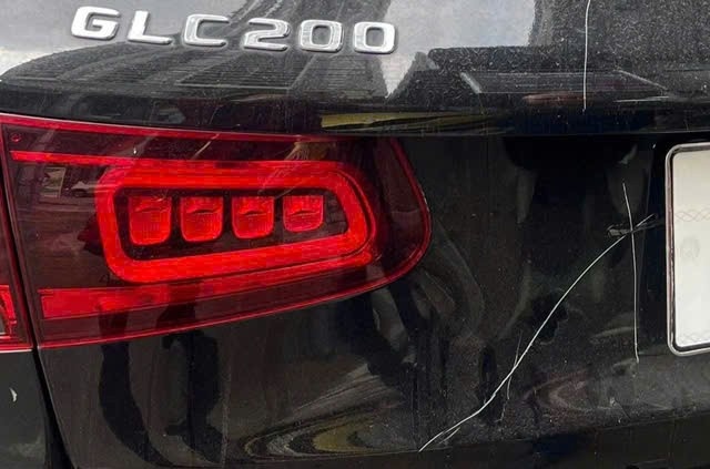 Tong thiet hai vu xe Mercedes bi cao xuoc tai Ha Noi hinh anh