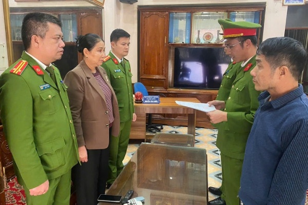 Tron thue, 2 giam doc kinh doanh xe dien lon o Thanh Hoa bi khoi to hinh anh