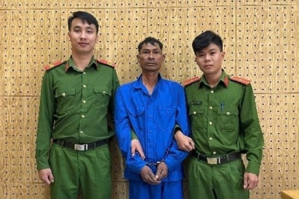 Bat tam giam nguoi lam thue xam hai be gai 7 tuoi hinh anh