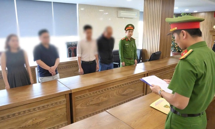 Mua ban trai phep,  Hoa don anh 1