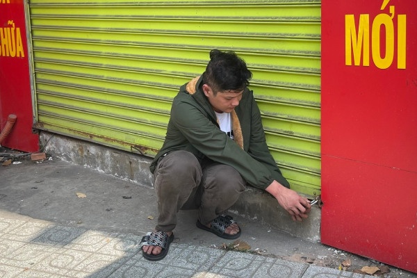 Bat 'sieu trom' cat khoa cuom 51 dien thoai sau 3 gio gay an hinh anh