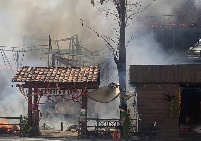 Chay quan ca phe mung 6 Tet o TP.HCM, nhieu tai san bi thieu rui hinh anh