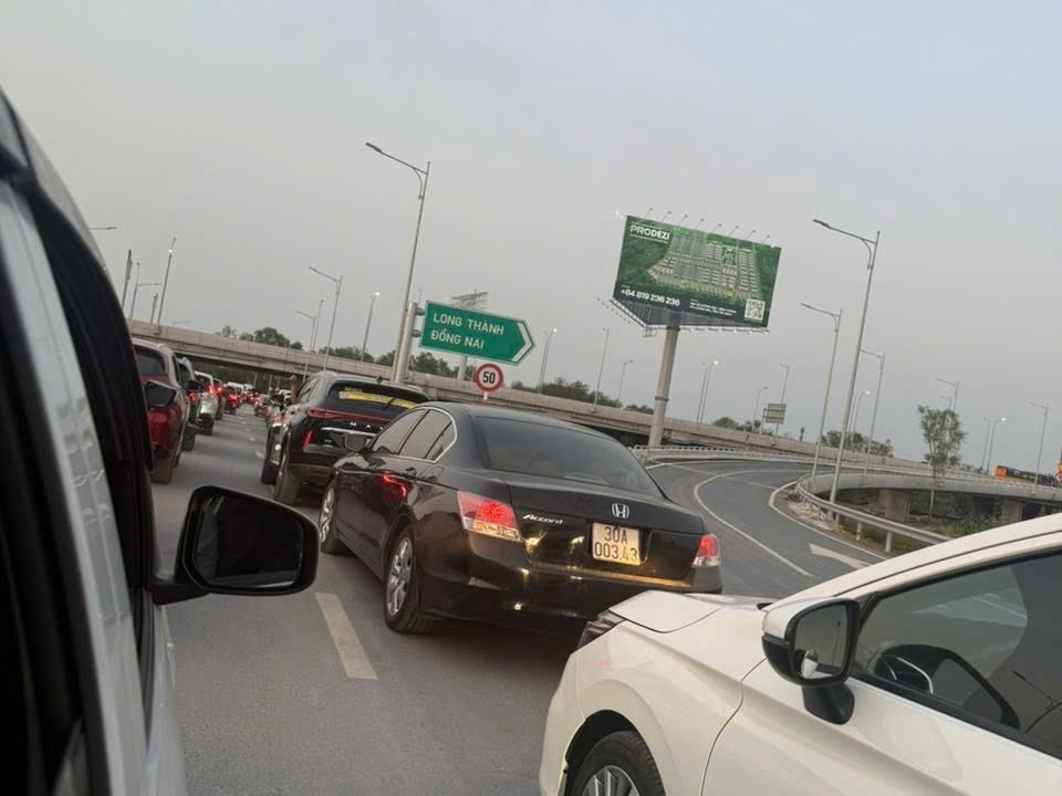 Chieu mung 5 Tet anh 1