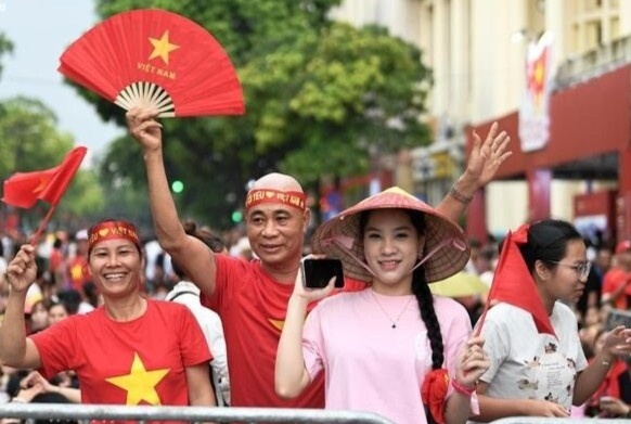 Sau Tet Nguyen dan, nguoi lao dong con 3 ky nghi le dai ngay hinh anh