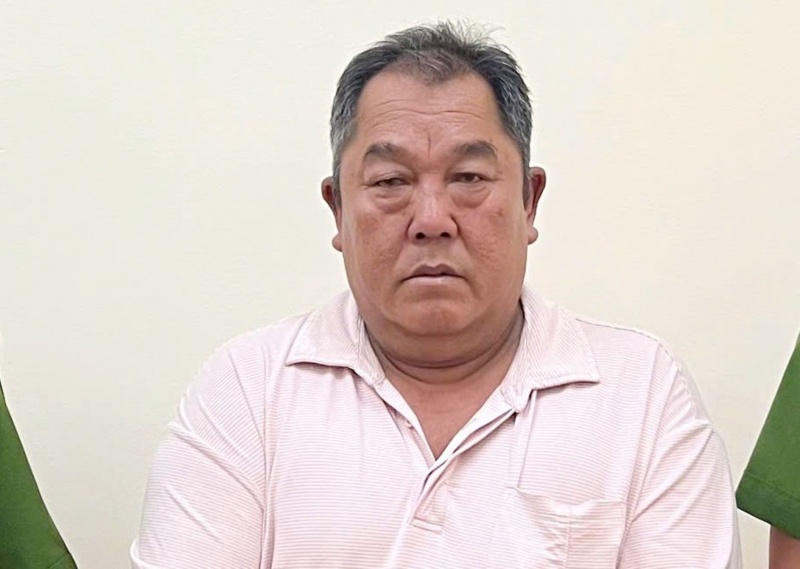 Tu nhan Phi Truong,  Doanh nghiep Phi Truong,  Cong ty Phi Truong,  Giam doc Phi Truong,  Giam doc cong ty anh 1