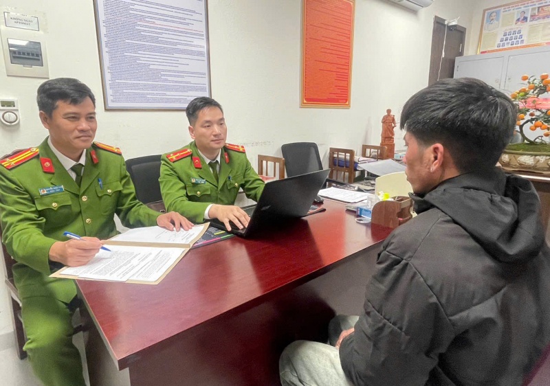 Gia vo hoi duong,  Cuop giat tai san anh 2