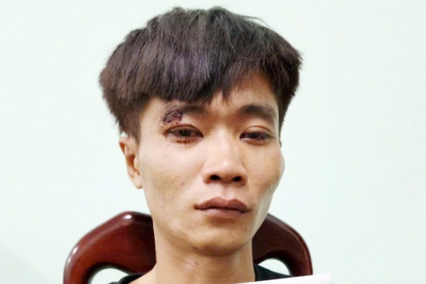 Canh sat giao thong truy bat doi tuong trom oto tai hinh anh