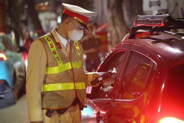 Hon 1.600 tai xe,  Vi pham,  Nong do con anh 1