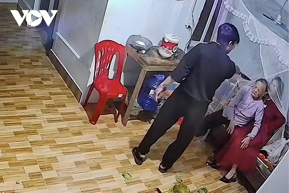 Tan cong me ruot anh 1