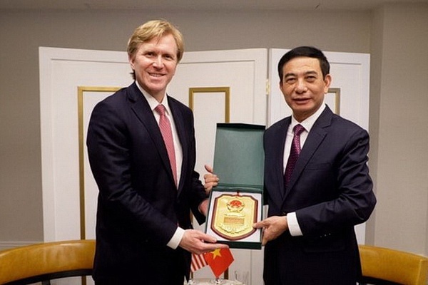 Dai tuong Phan Van Giang tiep Thu truong thu nhat Bo Chien tranh My hinh anh