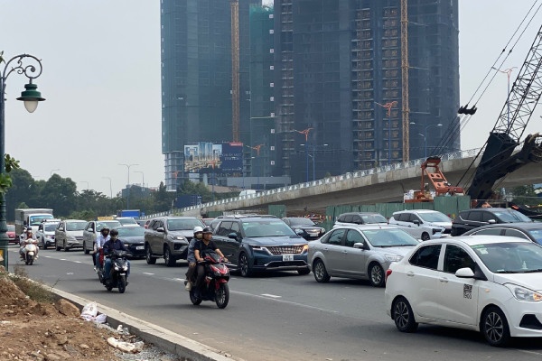 Cao toc TP.HCM - Long Thanh - Dau Giay un tac keo dai hinh anh