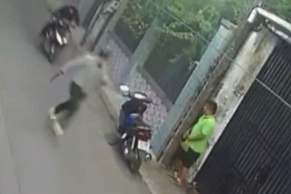 Loi khai cua nghi pham chem, tuoi xang dot doi tac lam an hinh anh