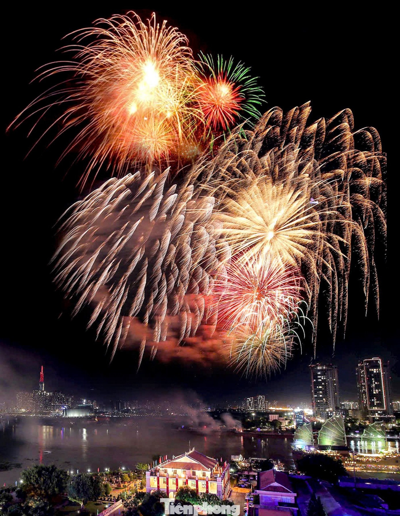 17 diem,  Ban phao hoa anh 1