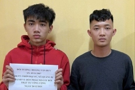 Ha Noi: Khoi to 2 doi tuong dot phao no gay mat an ninh trat tu hinh anh