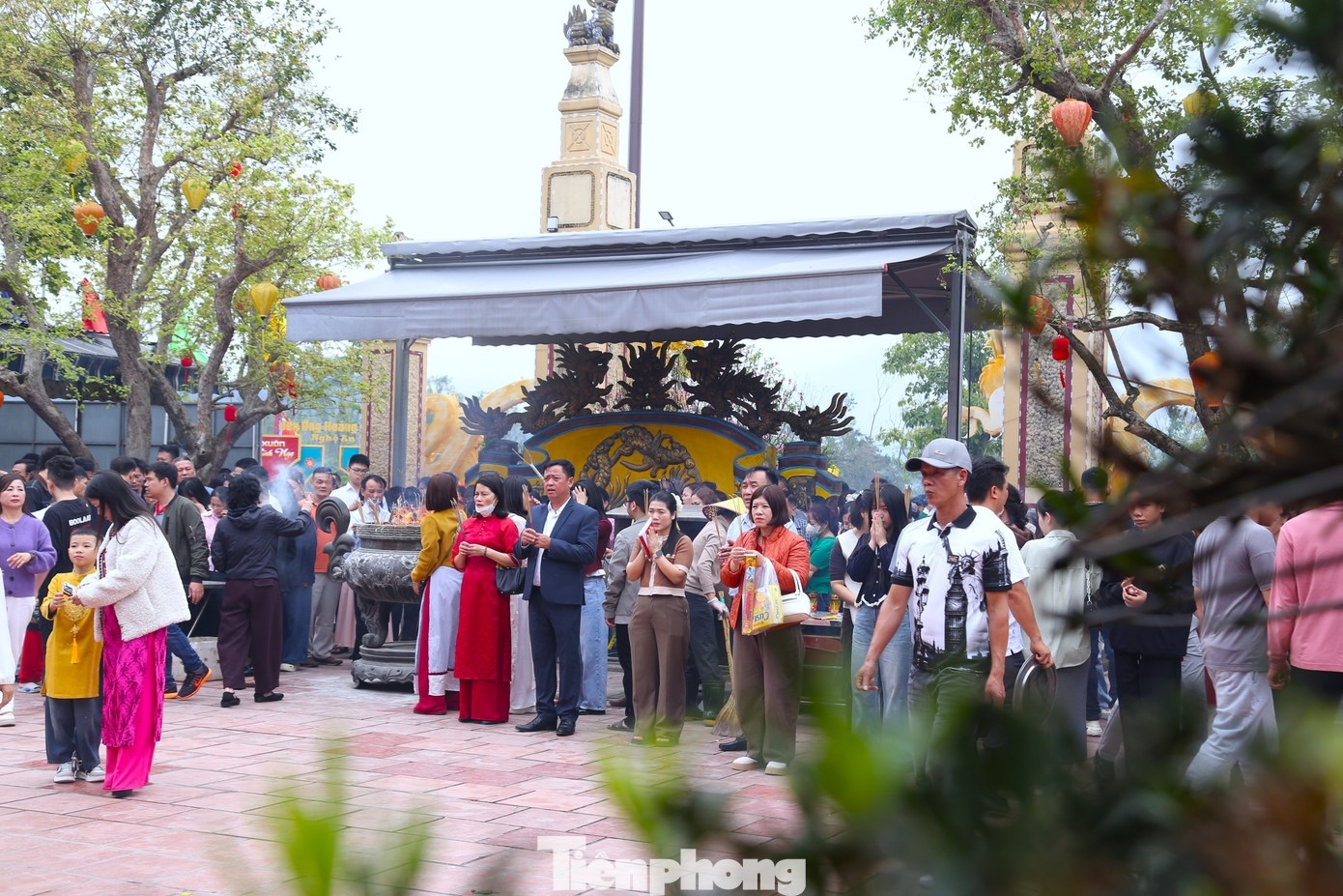 den Ong Hoang Muoi anh 3